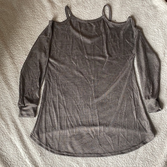 Slik Long-Sleeve off the Shoulder Fleece Tank - Picture 2 of 4